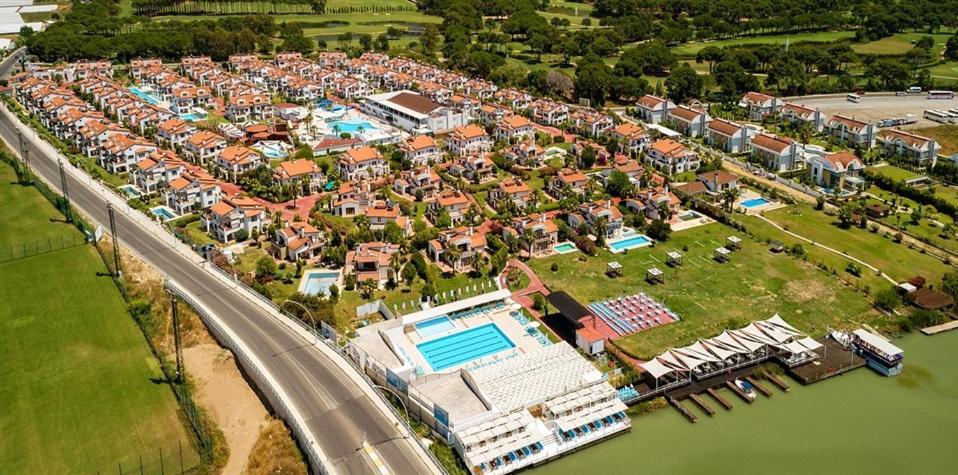 Fun&Sun Two Villas For Big Families 贝莱克 外观 照片
