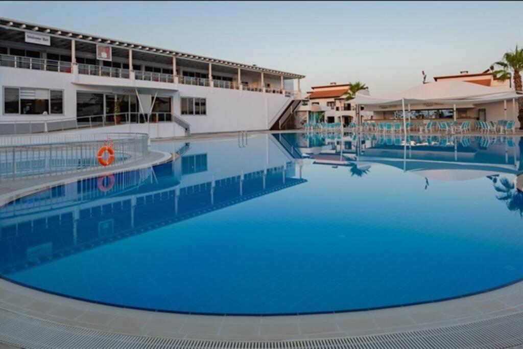 Fun&Sun Two Villas For Big Families 贝莱克 外观 照片