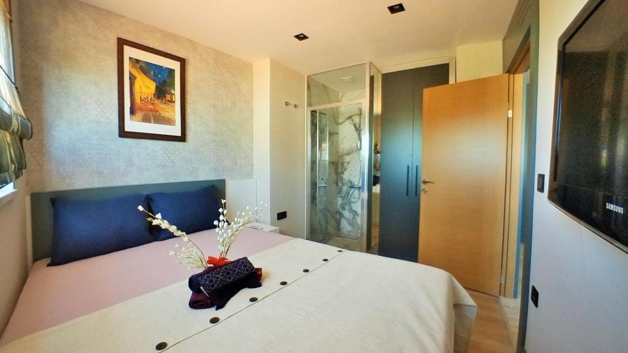 Fun&Sun Two Villas For Big Families 贝莱克 外观 照片