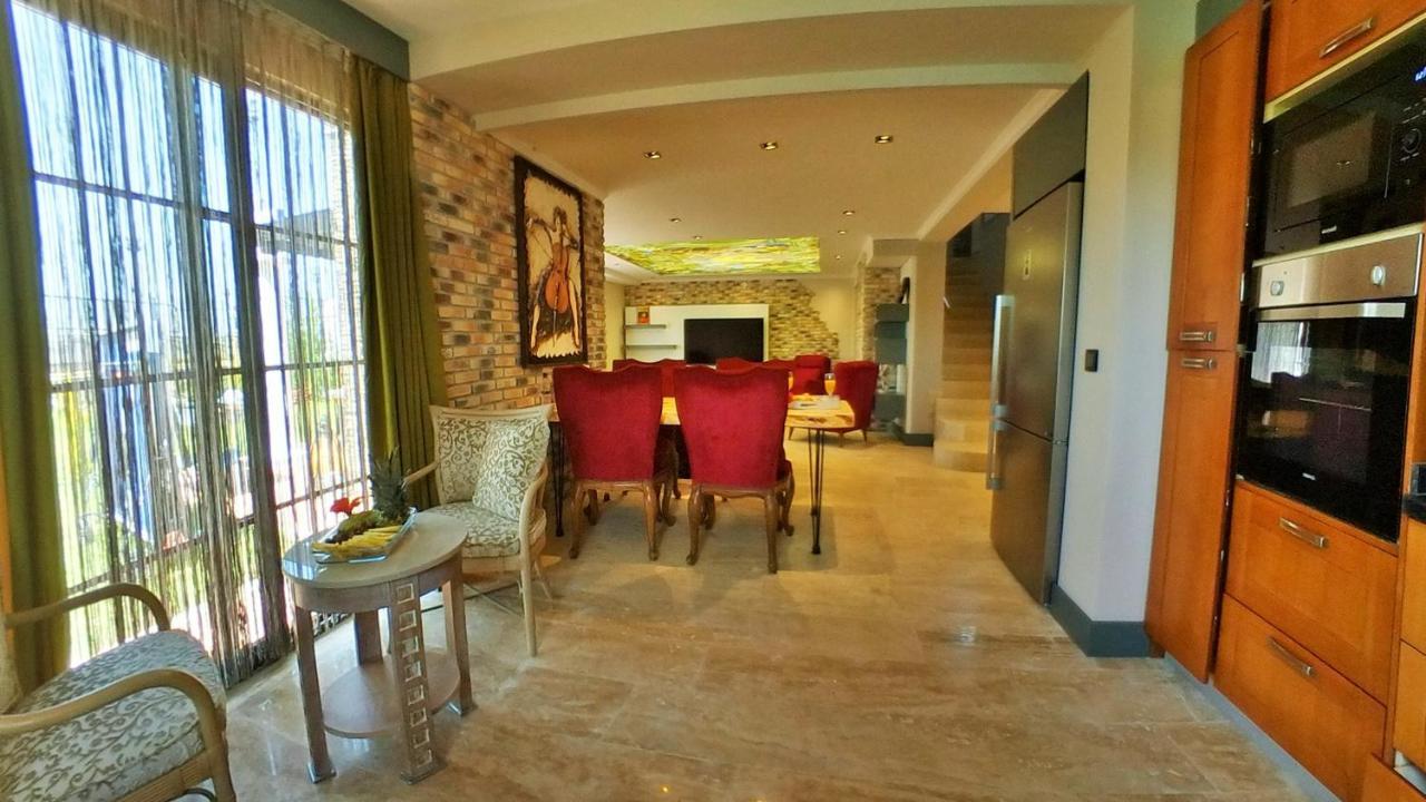 Fun&Sun Two Villas For Big Families 贝莱克 外观 照片